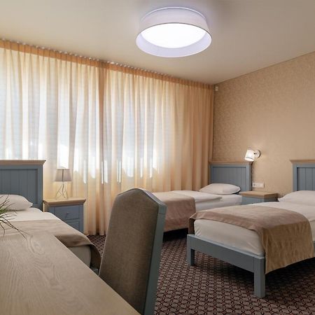 Hotel Sinchronas Telsiai Bagian luar foto