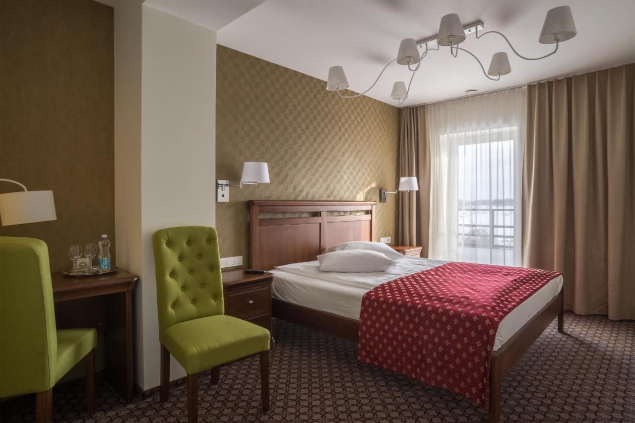 Hotel Sinchronas Telsiai Bagian luar foto