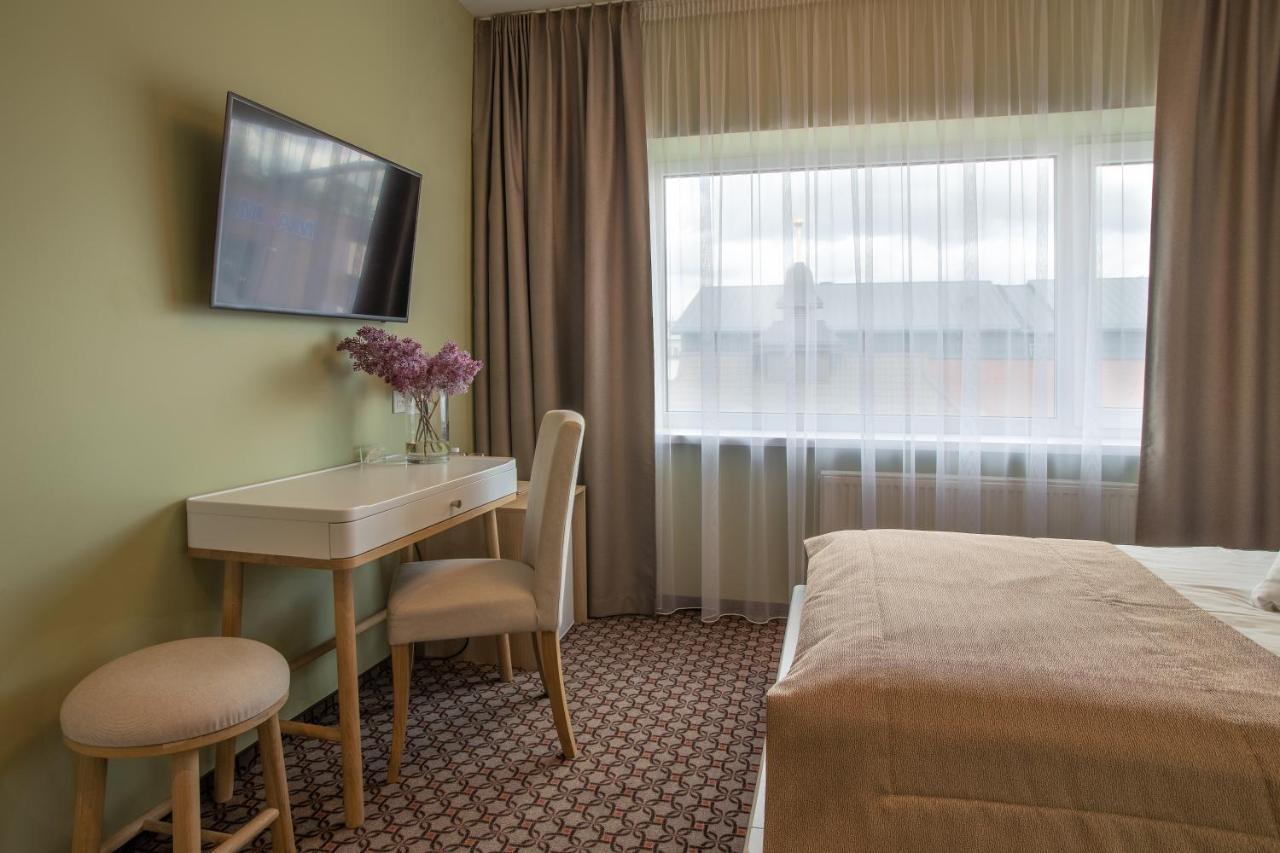 Hotel Sinchronas Telsiai Bagian luar foto