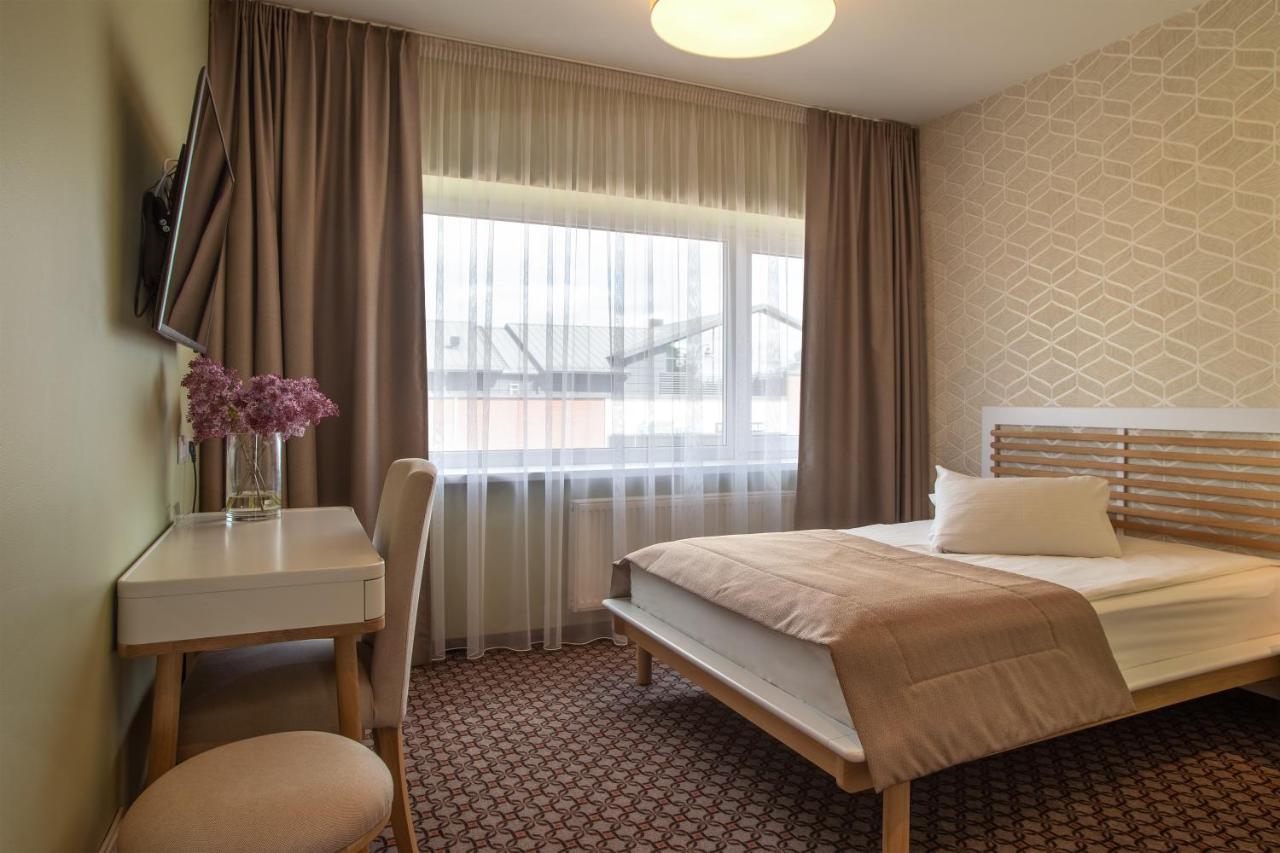 Hotel Sinchronas Telsiai Bagian luar foto