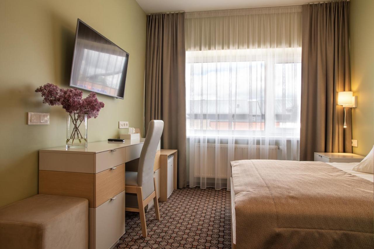 Hotel Sinchronas Telsiai Bagian luar foto